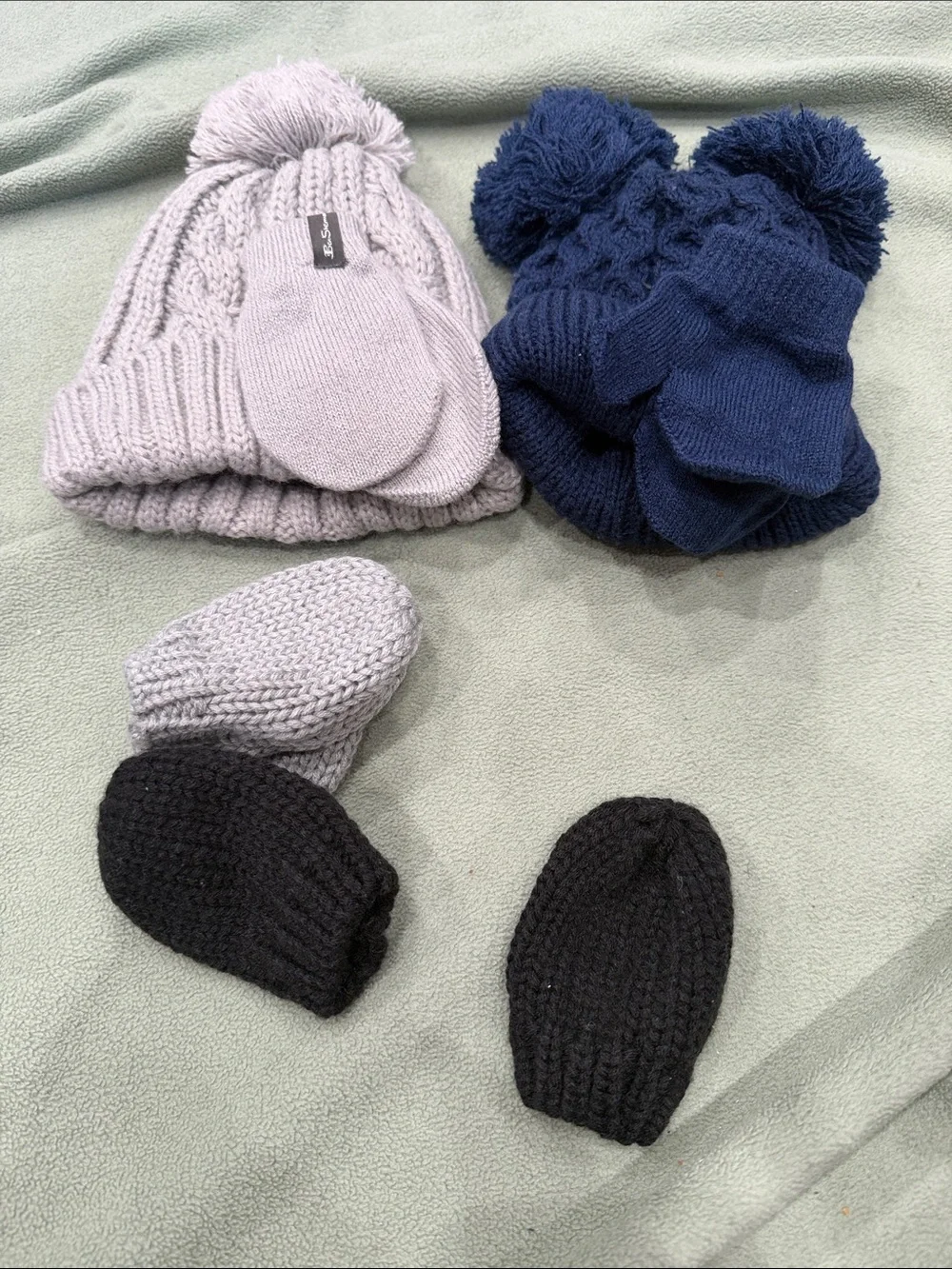 Cozy Kids Winter Pom Hat and Mittens Set - Gray & Navy(3)